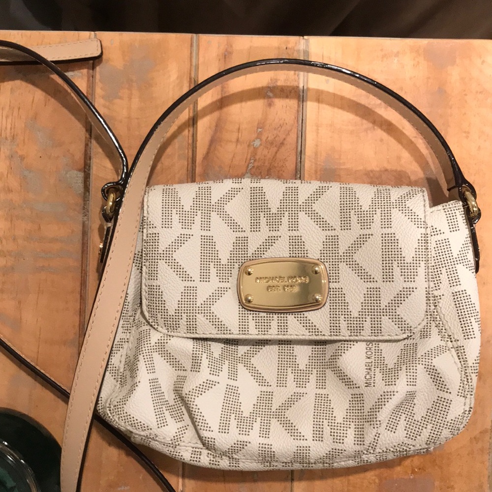 White Michael Kors crossbody